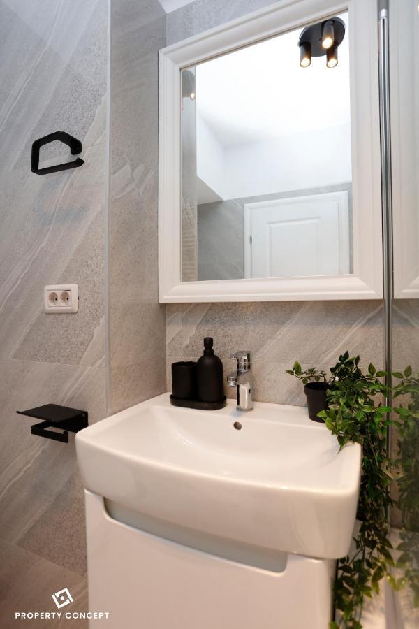 112 Apartament *